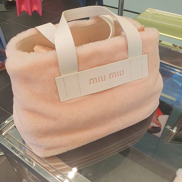 【超可愛】ミュウミュウ シープスキン バッグ コピー★ふわふわキュート5BA085